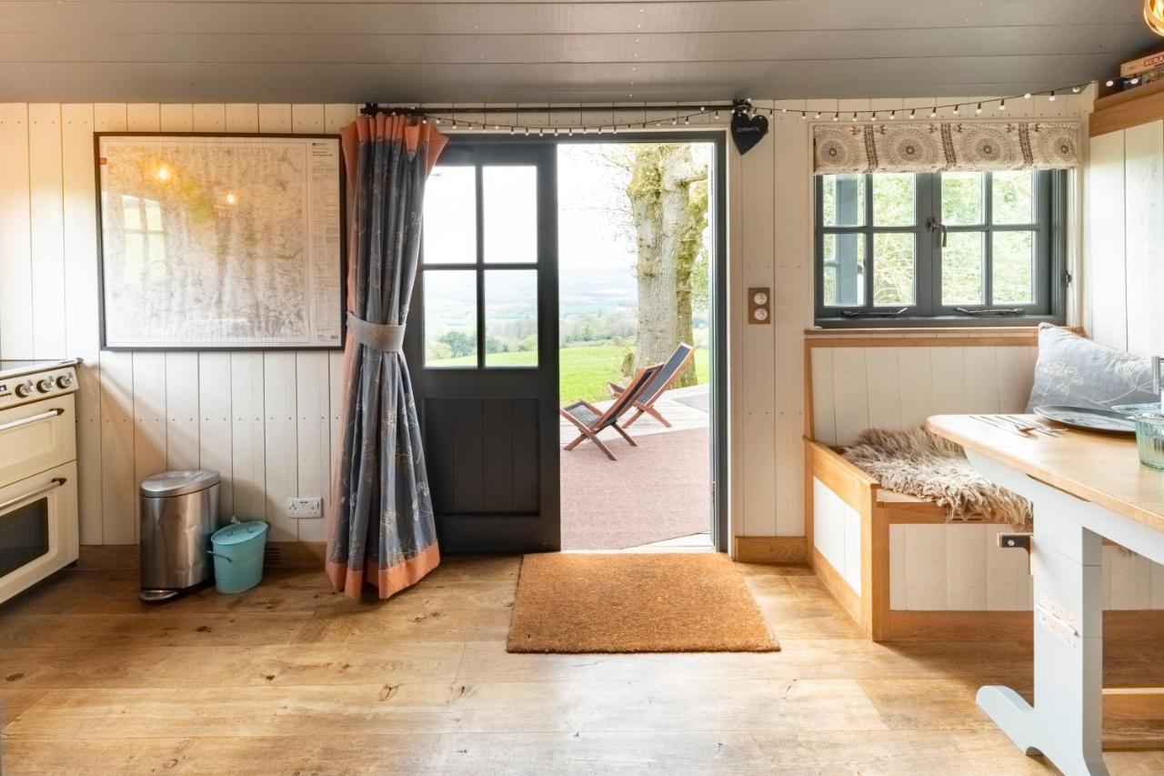 Tilbury Shepherd Huts With Hot Tubs Plus Holiday Cottages West Bagborough Exteriér fotografie