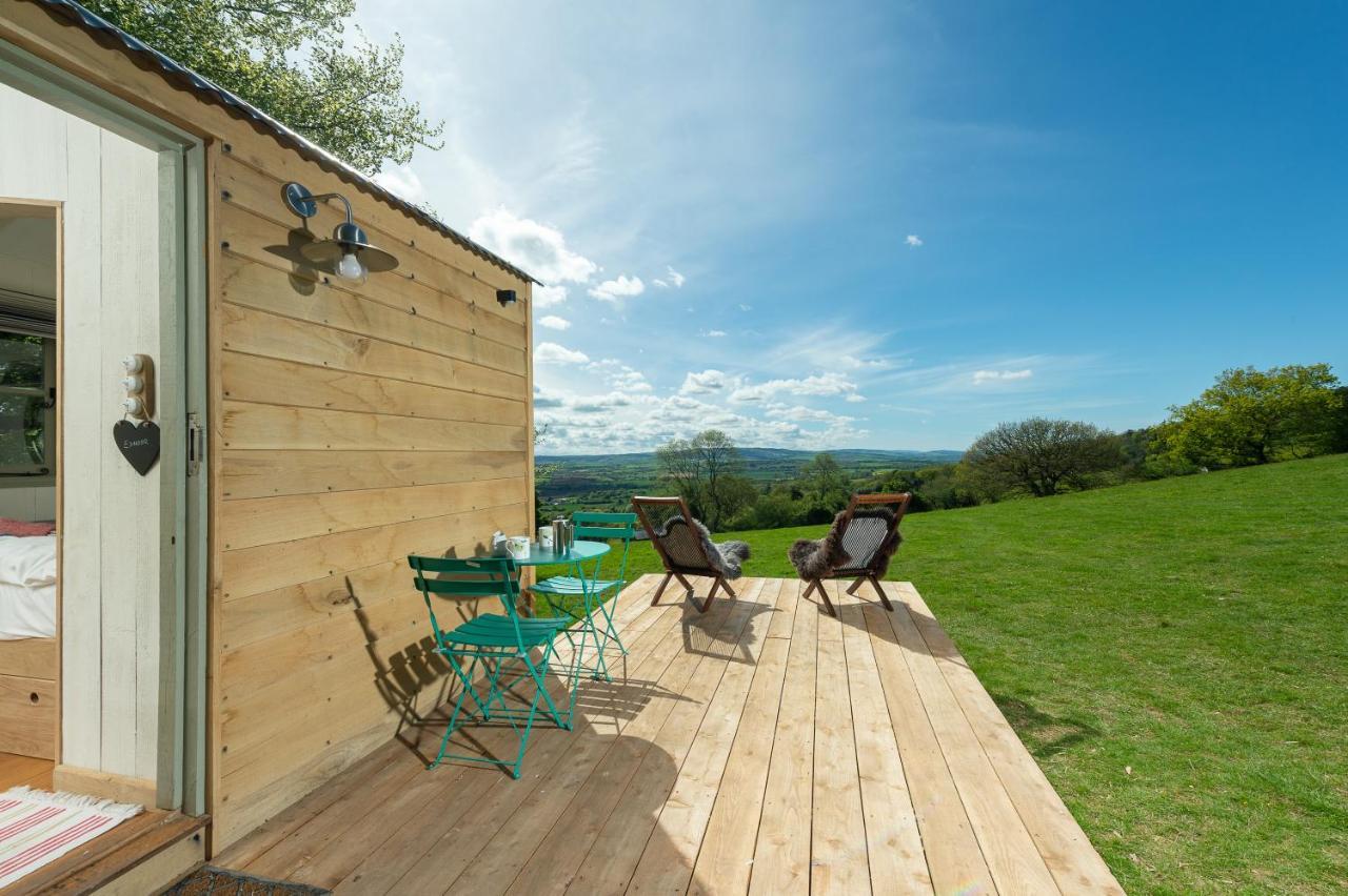 Tilbury Shepherd Huts With Hot Tubs Plus Holiday Cottages West Bagborough Exteriér fotografie