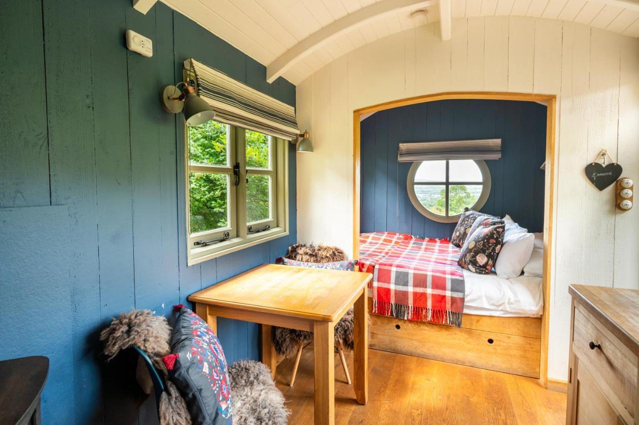 Tilbury Shepherd Huts With Hot Tubs Plus Holiday Cottages West Bagborough Exteriér fotografie