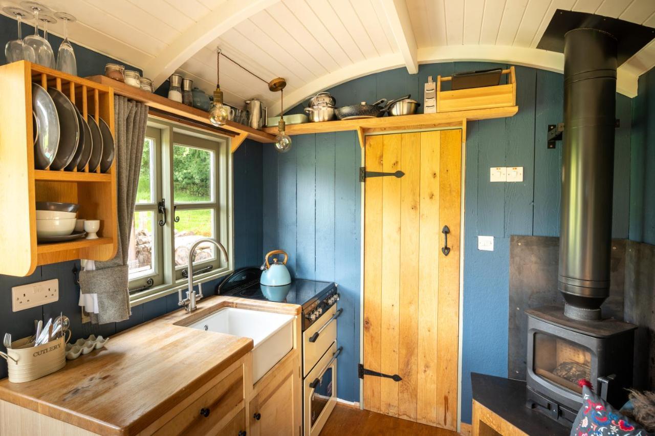 Tilbury Shepherd Huts With Hot Tubs Plus Holiday Cottages West Bagborough Exteriér fotografie