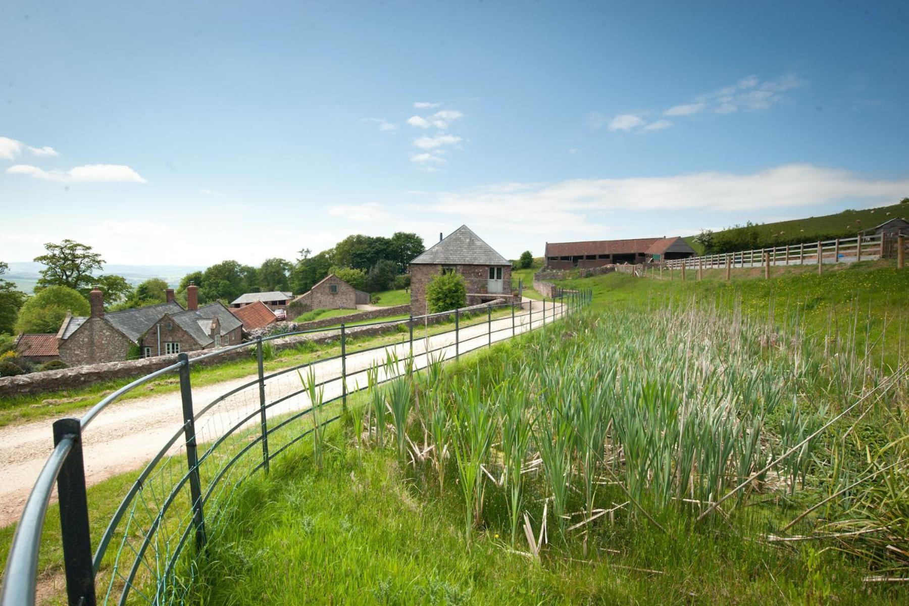 Tilbury Shepherd Huts With Hot Tubs Plus Holiday Cottages West Bagborough Exteriér fotografie